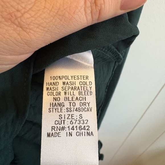 She + Sky Dark Green Women’s Peplum Blouse Size Small - Picture 8 of 9